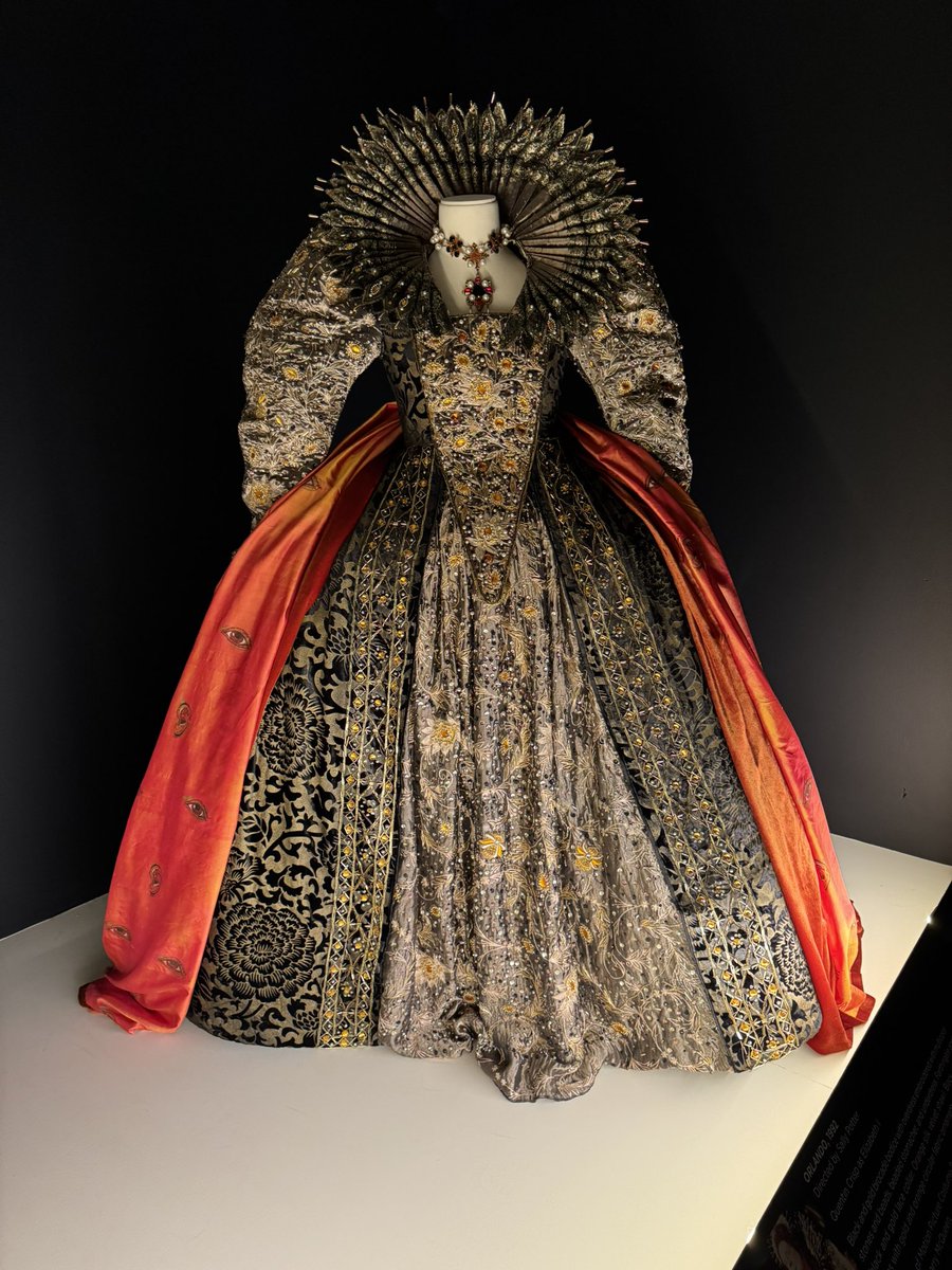 jerrymcmac's tweet image. Spent the morning at #SCADFash checking out an exhibit of costumes by Sandy Powell. The work that goes into creating these movie costumes is incredible.