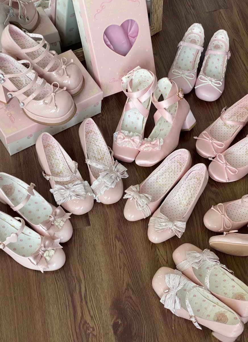 heart_jpg's tweet photo. pretty pink shoes https://t.co/uXOXcS76Lo