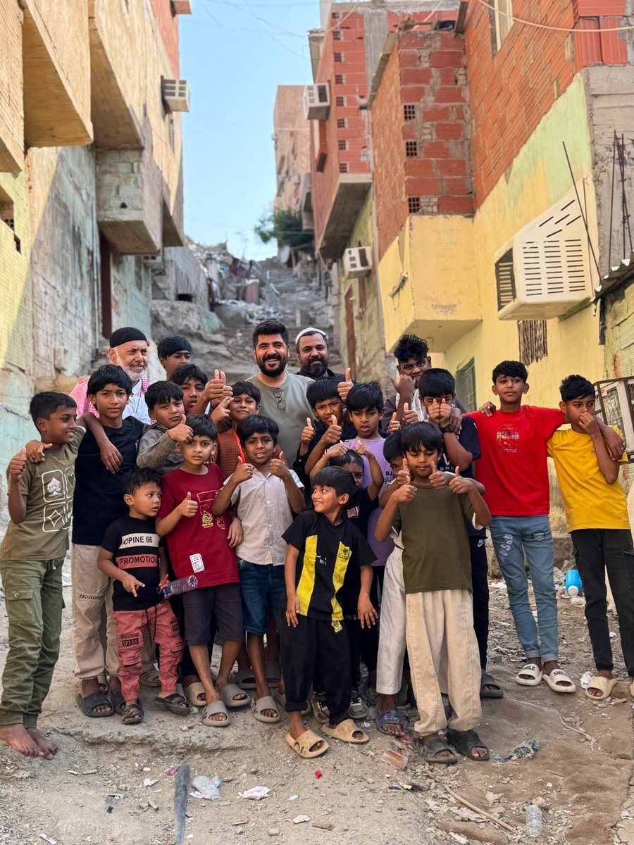 Mekke’de Gönüllere Dokunmak.🥰😍🤗
-
#gönüllüol  #gönüllü #umutol #sevmekgüzel #iyilikyap #calismakguzeldir #gençlikçalışmaları #birdamla #hayal #mutlulukzamanı #mutluluk #iyilik #çocuk #çocuksevgisi #kardeslik #gönüllülerdethetmek #mardin #öğretmen #fotografheryerde #objektifim