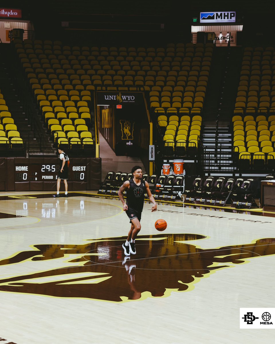 mesa_aztecs's tweet image. Men in the arena! 

#MESA #AztecBasketball #SDSUMBB