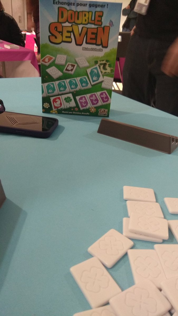 meyklar's tweet photo. Toujours au #FIJ2025 pour découvrir le #j2s #DoubleSeven https://t.co/LPwulZWeCz