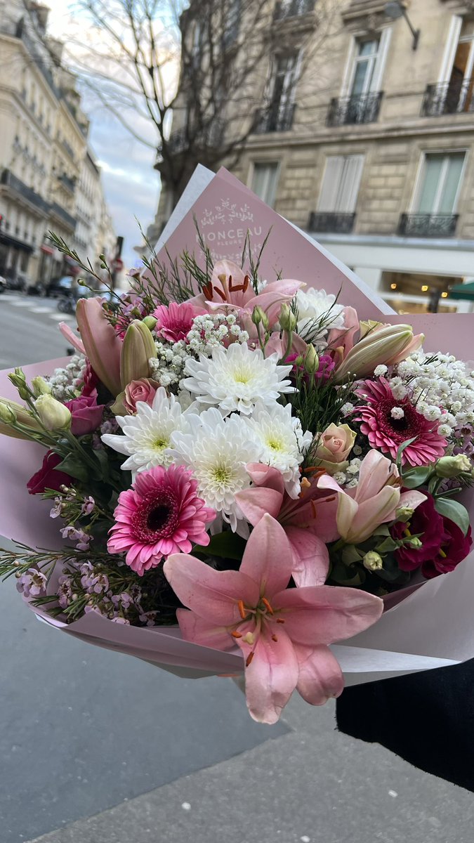 naokasay's tweet image. Bref sinon admirez mon bouquet trop beau