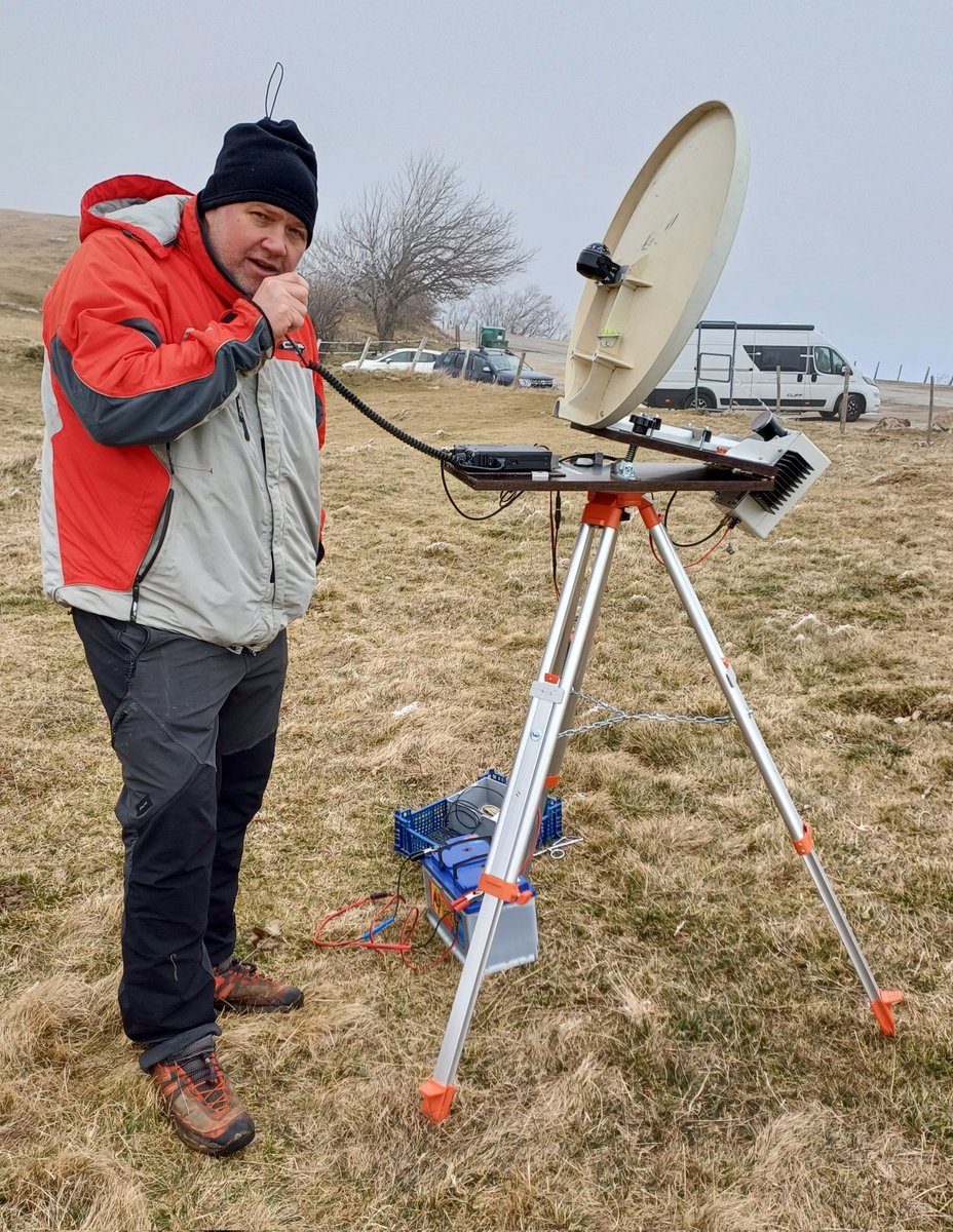 This afternoon F1ADG received its 10 GHz station, we validated the correct operation with QSOs by reflection on Mont Blanc. Four stations contacted F6HLD, F1GCX, F1MNQ and F5IQA.