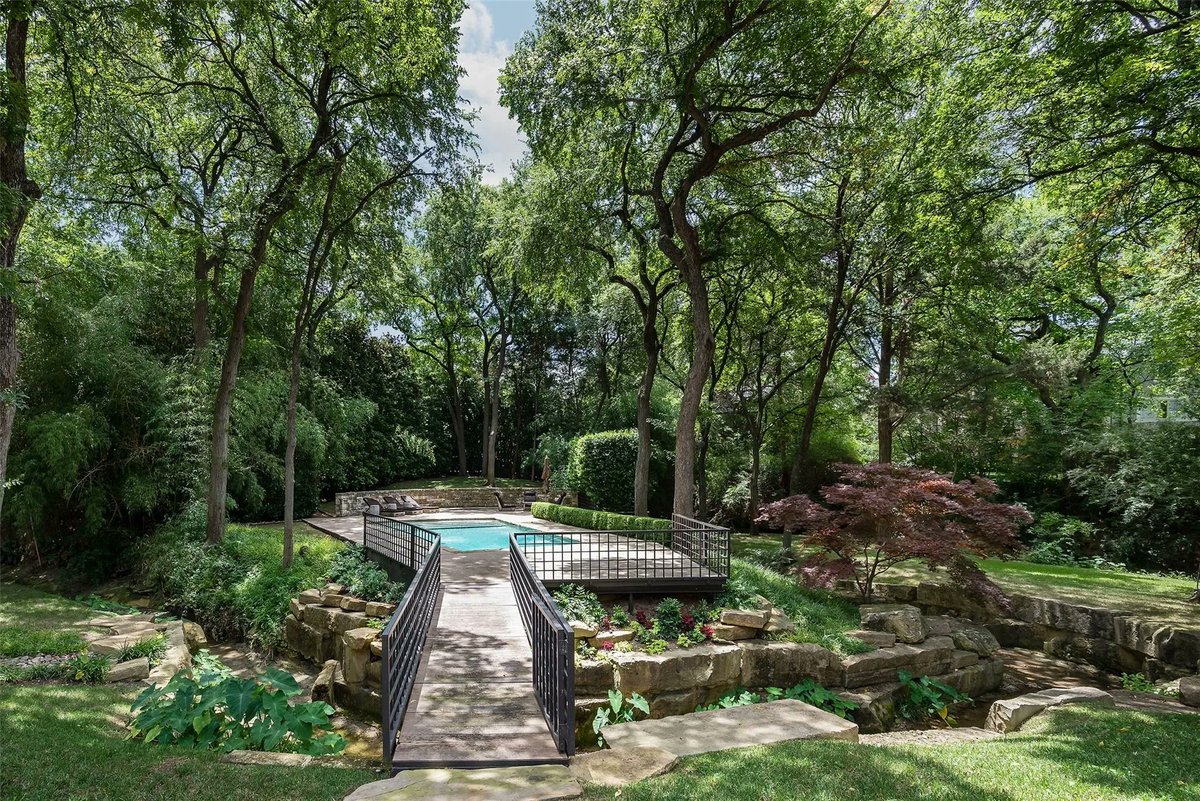 “You don’t often find landscaping like this in Dallas anymore,” says listing agent Eric Narosov. Thanks to Bonick Landscaping, the home is surrounded by enough green to make it feel like a little oasis in the city."
tinyurl.com/Dmag-9630-Inwo…