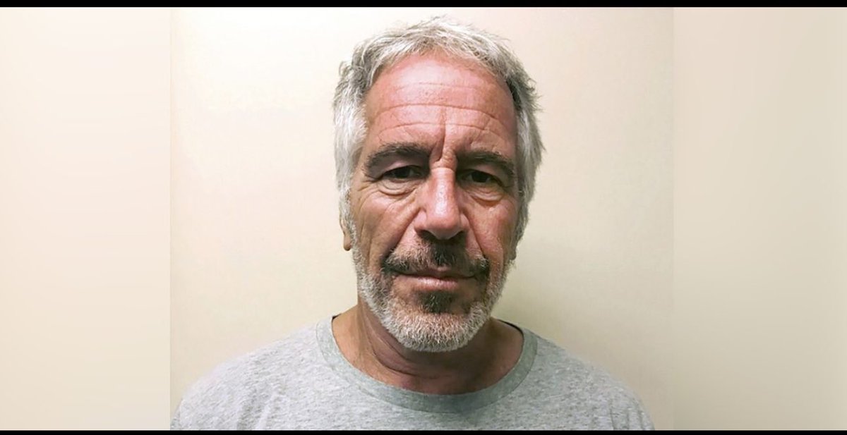 Julie_ClarkTX's tweet photo. Why would the AG’s office release the Epstein files to social media influencers first?

That’s was so stupid or am I missing something? https://t.co/dSZ10TK11x