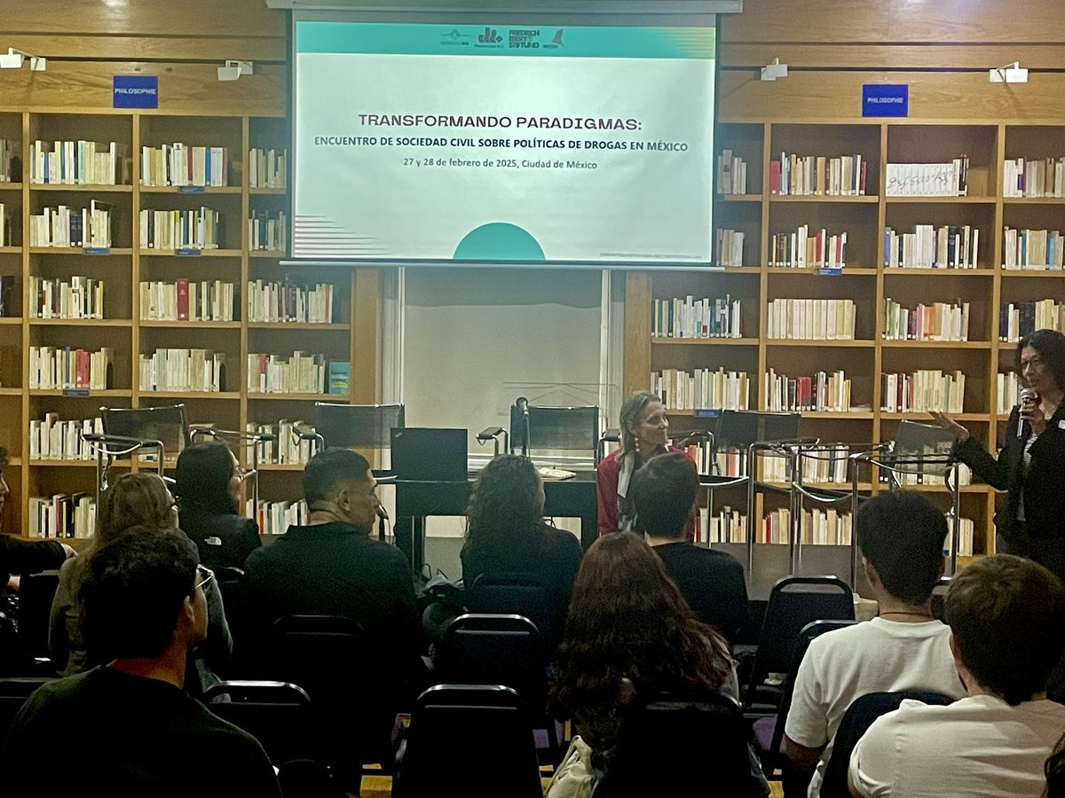 Arrancando el Encuentro de Sociedad Civil en Política de Drogas en México celebrado en Casa Francia de la Ciudad de México.