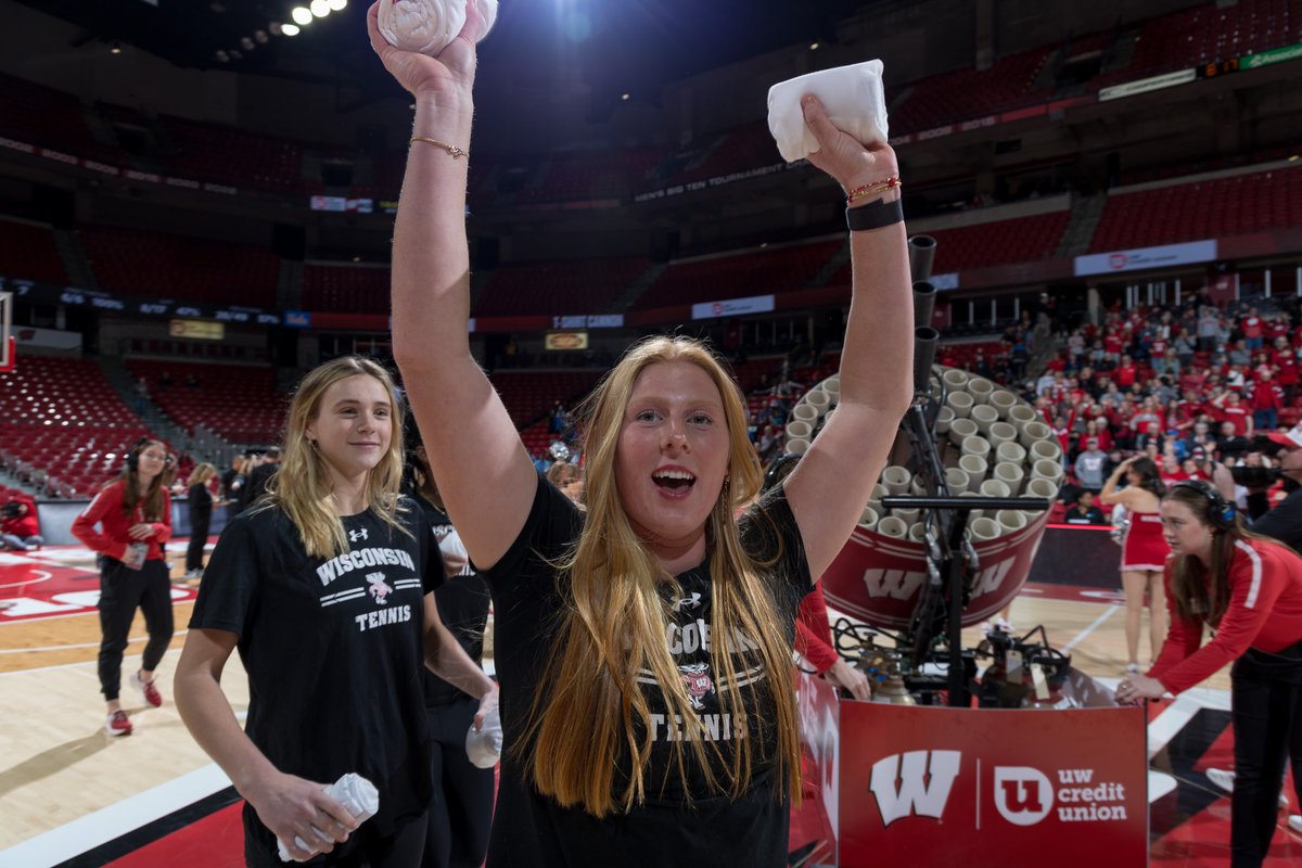 BadgerWTennis's tweet photo. Thanks for having us, @BadgerWBB!

Don’t forget to stop by Nielsen on March 7 for 1K Day! Doors open at 4 p.m. with prizes, Badger swag, games, and more! https://t.co/62USFqzPOg