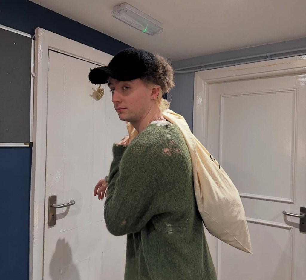 no®️a tweet media