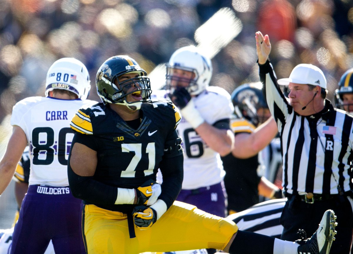 Happy Birthday to Carl Davis! (<a href="/Trenchwork94/">Carl Davis Jr.</a>) Have a good day. Go Hawks! #LegacyHawk
