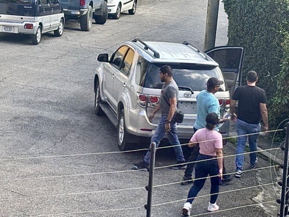 Alerta pretenden entrar en la casa de María Corina.