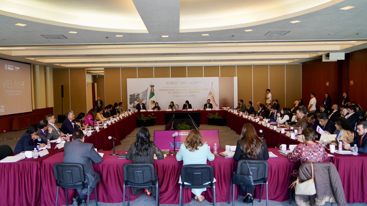 marathb's tweet photo. 🗓️ Encabecé, junto con la Subsecretaria Quia Chávez y el equipo de la @STPS_mx, la Primera Sesión Extraordinaria 2025 de la Conferencia Nacional de Secretarios del Trabajo (CONASETRA).

CONASETRA es un espacio de diálogo 💬 para intercambiar experiencias, reflexiones y buenas prácticas que permitan el fortalecimiento de los derechos laborales y de las condiciones de trabajo en 🇲🇽. En ese marco, di a conocer los avances de la Primavera Laboral que vive nuestro país desde 2018, 📋 así como los compromisos por cumplir en el Segundo Piso de la Transformación, encabezado por la Presidenta @Claudiashein.