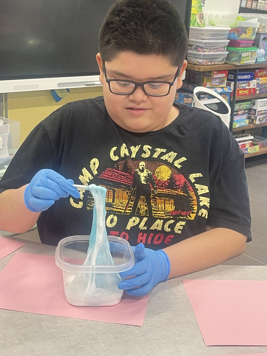 Rezulak101's tweet photo. Thinking Thursday: Did you know “Slime” is a non-Newtonian fluid? This means it’s BOTH a liquid and solid! Team station rotations had us exploring the science in slime! 
Science is fun in @blackhawk_ms @BensenvilleD2 #BMS_now https://t.co/BXzxOeqRlU