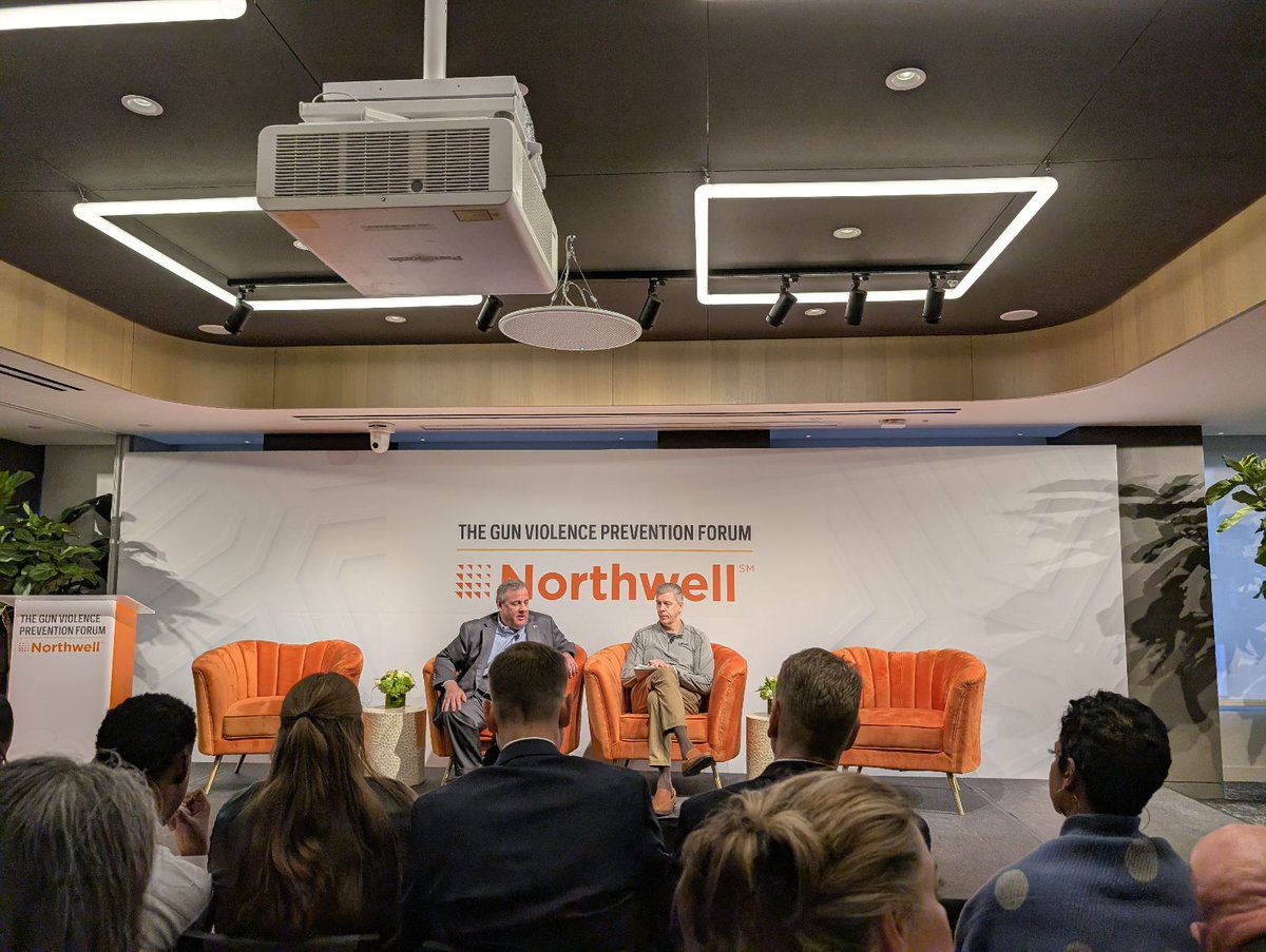 CeaseFirePA's tweet image. Great day of panels at the Northwell Gun Violence Prevention Forum featuring Julianne Moore, @ChrisChristie , Secretary @ArneDuncan, and @LGAustinDavis! We are grateful to these leaders and everyone who came out for their commitment to #EndGunViolence! 🧡🤩