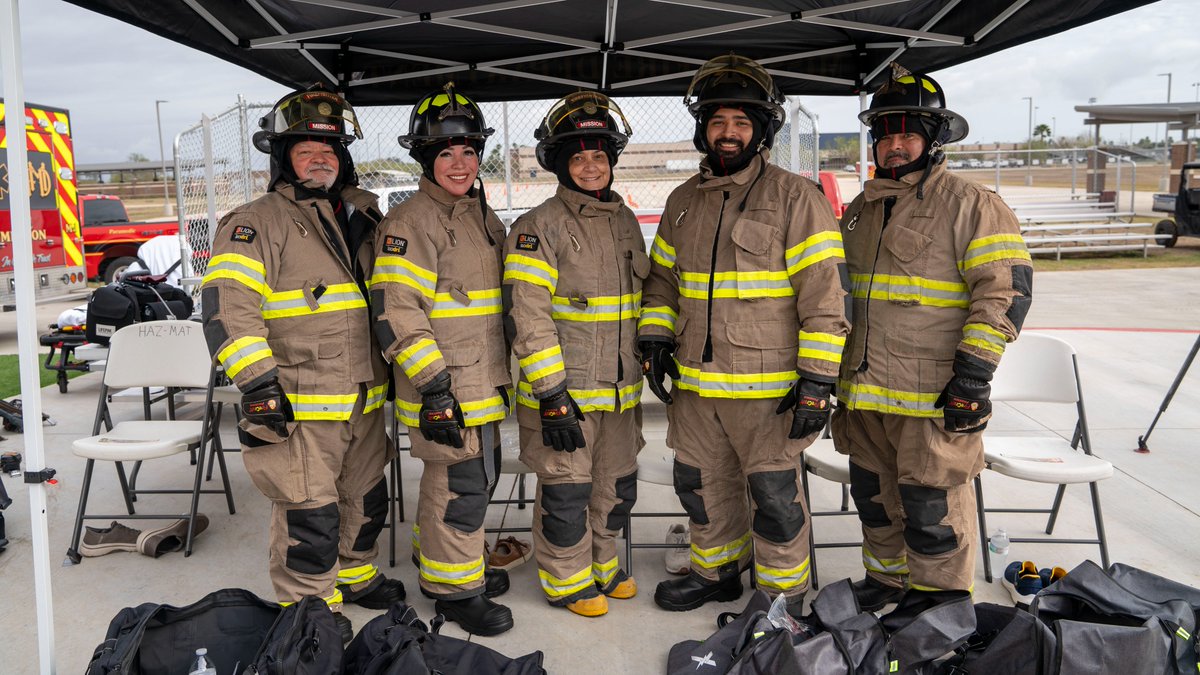 CityOfMissionTX's tweet photo. 🚒👩‍🚒 Mission Mayor Norie González Garza and Councilwoman Marissa Gerlach experienced firsthand what it's like to be a firefighter during a special training session. 🧯👨‍🚒 #MissionTX #Firefighters #LeadershipInAction @Mission Fire/EMS https://t.co/CnLrEhEbBi