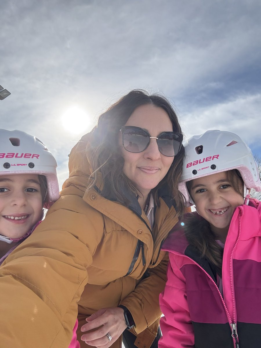 mrsviselli's tweet photo. Great day skating yesterday ⛸️ @transfigtcdsb https://t.co/kS5e3v7WIT