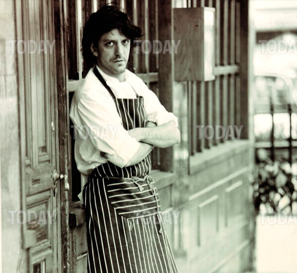alfex46's tweet photo. Gli chef dopo aver bevuto l'elisir di Anna #MasterChefIt https://t.co/QH13qxTooD