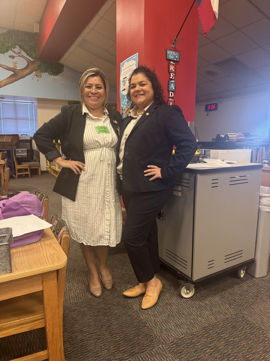 Representing smart and courage women in history! #BlackHistoryMonth #hiddenfigures <a href="/HaleyHornFrogs/">Thomas Haley ES</a>