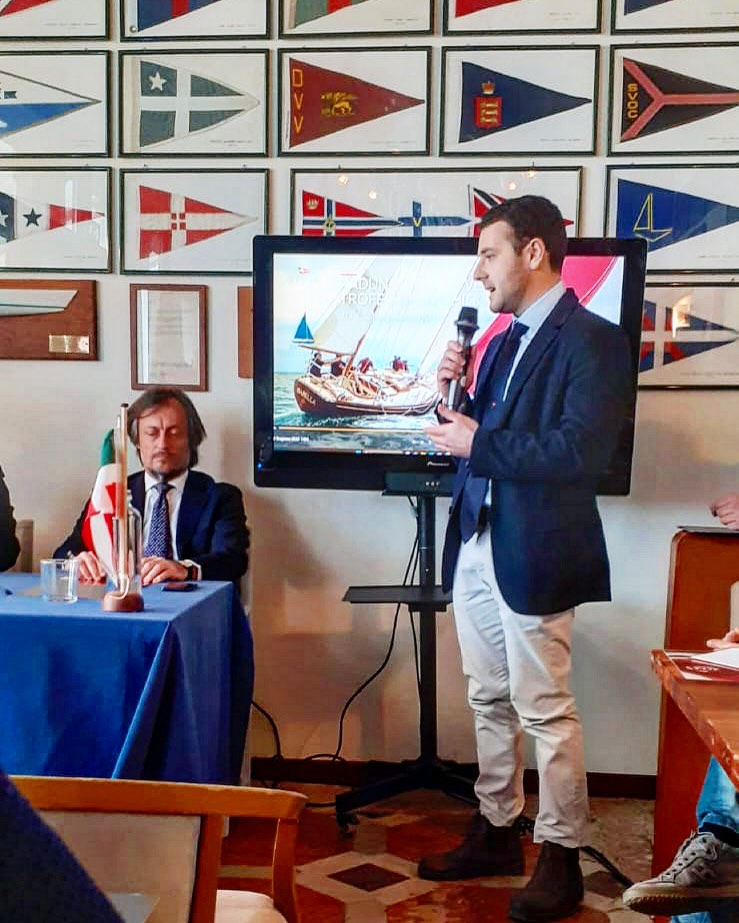 DiportoVelico's tweet photo. ✅ Il Diporto e la Compagnia uniscono le forze per il calendario degli eventi velici veneziani del 2025.

👉Leggi la notizia: https://t.co/mcka9J522C

#diportovelicoveneziano #dvv #venezia #vela #sport https://t.co/mtGQL83sdS