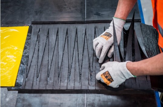 Need a better vulcanizing solution? We use the highest quality Fenner Dunlop Splicing Material and maintained vulcanizing equipment.

We also administer in-house quality control protocols in our splicing processes to ensure a consistent, quality end product.