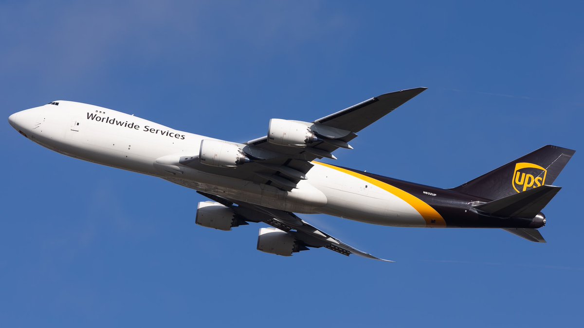 HugoFraca's tweet image. Du trafic plutôt sympa en début de matinée à CDG, avec un peu de chance sur la météo également ⛅️