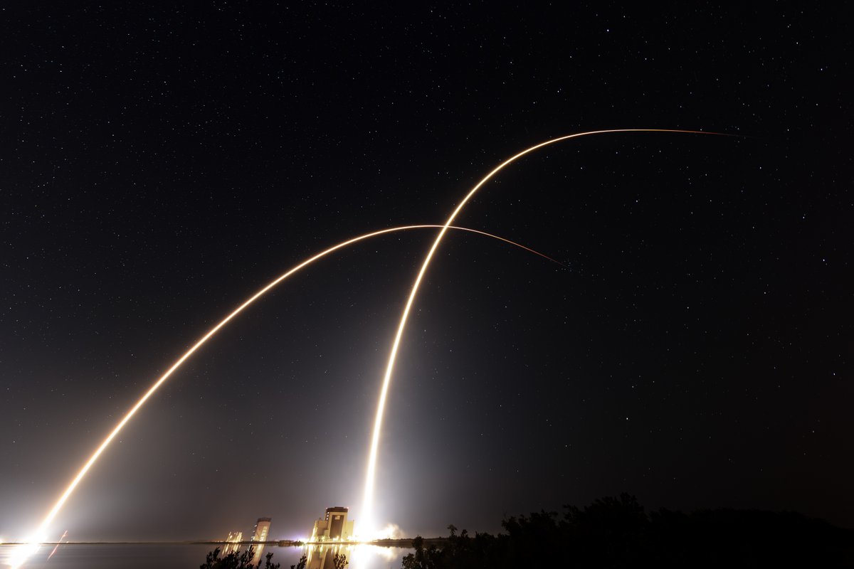 SLDelta45's tweet image. Less than 4 hours apart, #SpaceX launched #Starlink 12-13 &amp;amp; Intuitive Machines' IM-2, showcasing joint collaboration &amp;amp; rapid launch capability.

The space domain never sleeps—and neither do we. 🌎✨

@USSF_SSC | @SpaceForceDoD