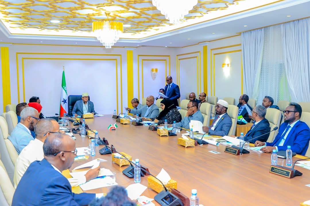 Ministry of Water Resource | Somaliland (@mowrdsl) on Twitter photo ๐๐๐ ๐๐๐๐๐๐
๐๐๐๐๐
* Wasiirka Wasaaradda Horumarinta Khayraadka Biyaha JSL ayaa Shirka Golaha Wasiirada uga xog warramay hab-sami u socodka hawlaha Wasaaradda iyo in loo baahan yahay in Xukuumad ahaan talo midaysan laga yeesho dib-u-habaynta Wakaaladaha Biyaha dalka ๐๐๐ ๐๐๐๐๐๐
๐๐๐๐๐
* Wasiirka Wasaaradda Horumarinta Khayraadka Biyaha JSL ayaa Shirka Golaha Wasiirada uga xog warramay hab-sami u socodka hawlaha Wasaaradda iyo in loo baahan yahay in Xukuumad ahaan talo midaysan laga yeesho dib-u-habaynta Wakaaladaha Biyaha dalka