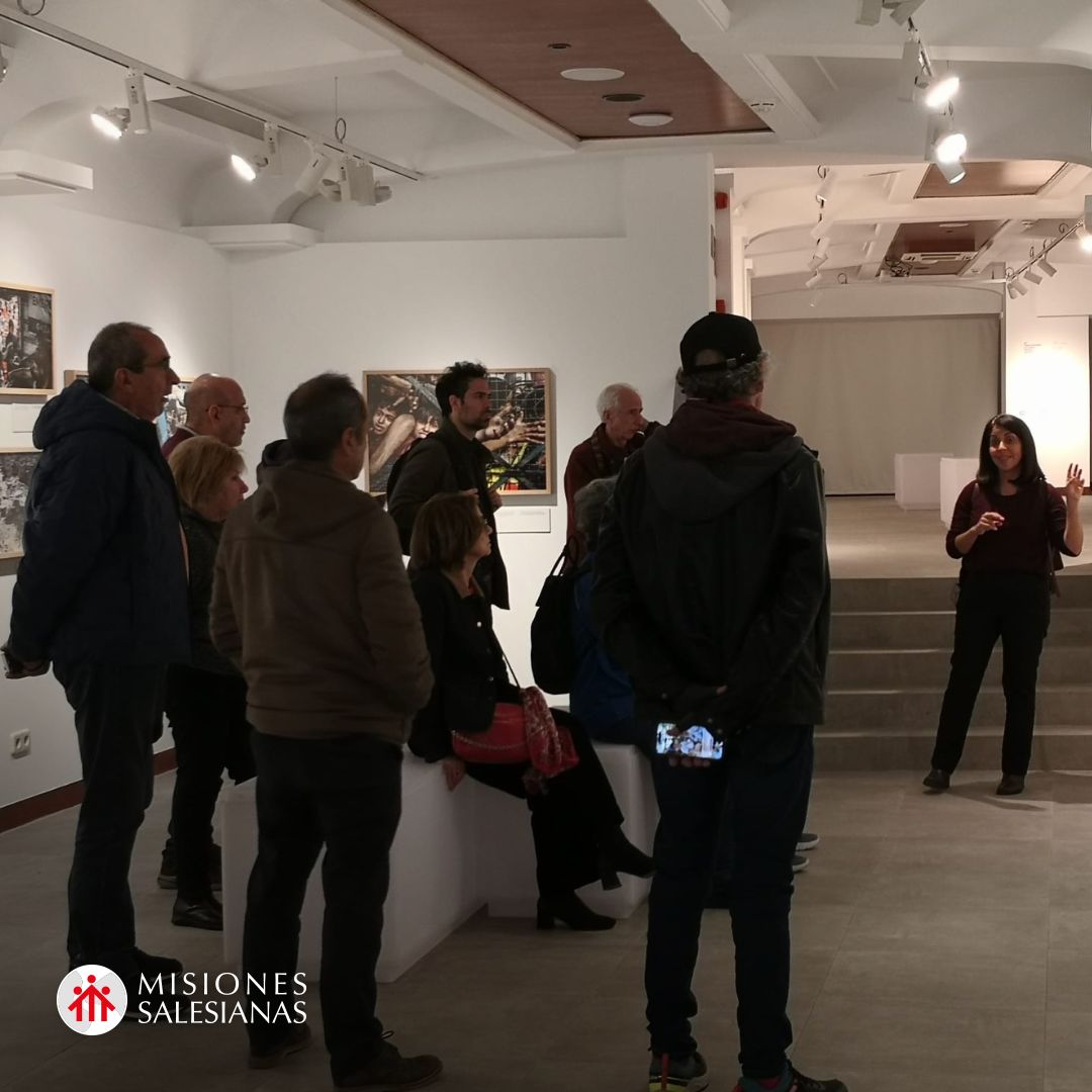 MSalesianas's tweet image. 📸 Ayer nos visitó @es_RSF ¡Gracias!
Hasta el sábado, en nuestro #MuseoMS, visita las obras finalistas y ganadoras del Premio Luis Valtueña de Fotografía Humanitaria🌍
📍Calle Lisboa, 4 (#Madrid)
🎟️ Gratis
V 10-14 h y 16-20 h. S 10-14 h
#FotografíaHumanitaria