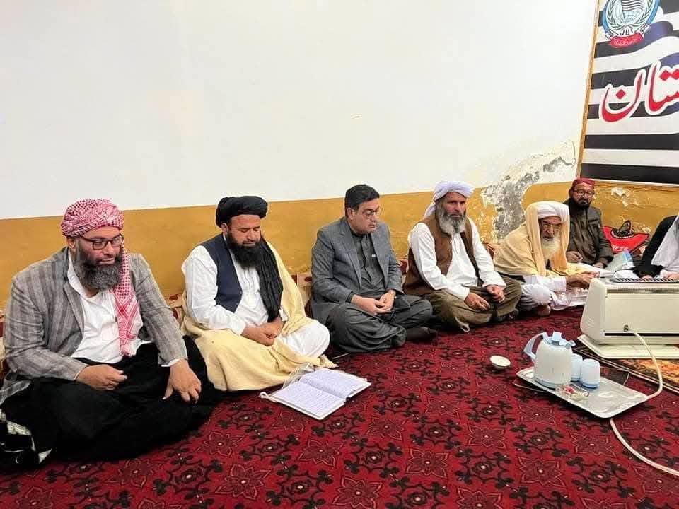 جمعیت علماء اسلام ضلع پشین کے مجلس عاملہ کا اجلاس زیر صدارت ضلعی امیر صاحبزادہ مولانا کمال الدین صاحب منعقد ھوا اجلاس میں مختلف امور پر بات چیت ہوا