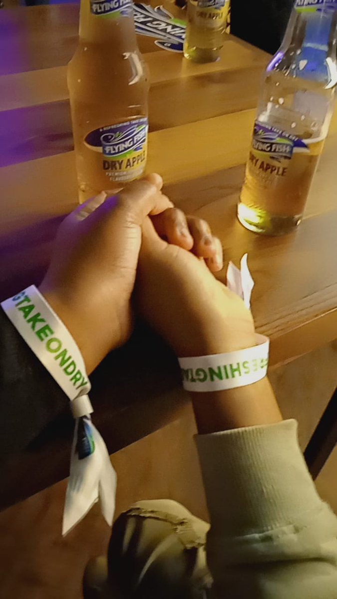 LeoSam_SA's tweet photo. @Yfm @FlyingFishSA #GoodbyeSummer
#WTFF
#OneLastSip
@Yfm https://t.co/XiaFFzOSqc