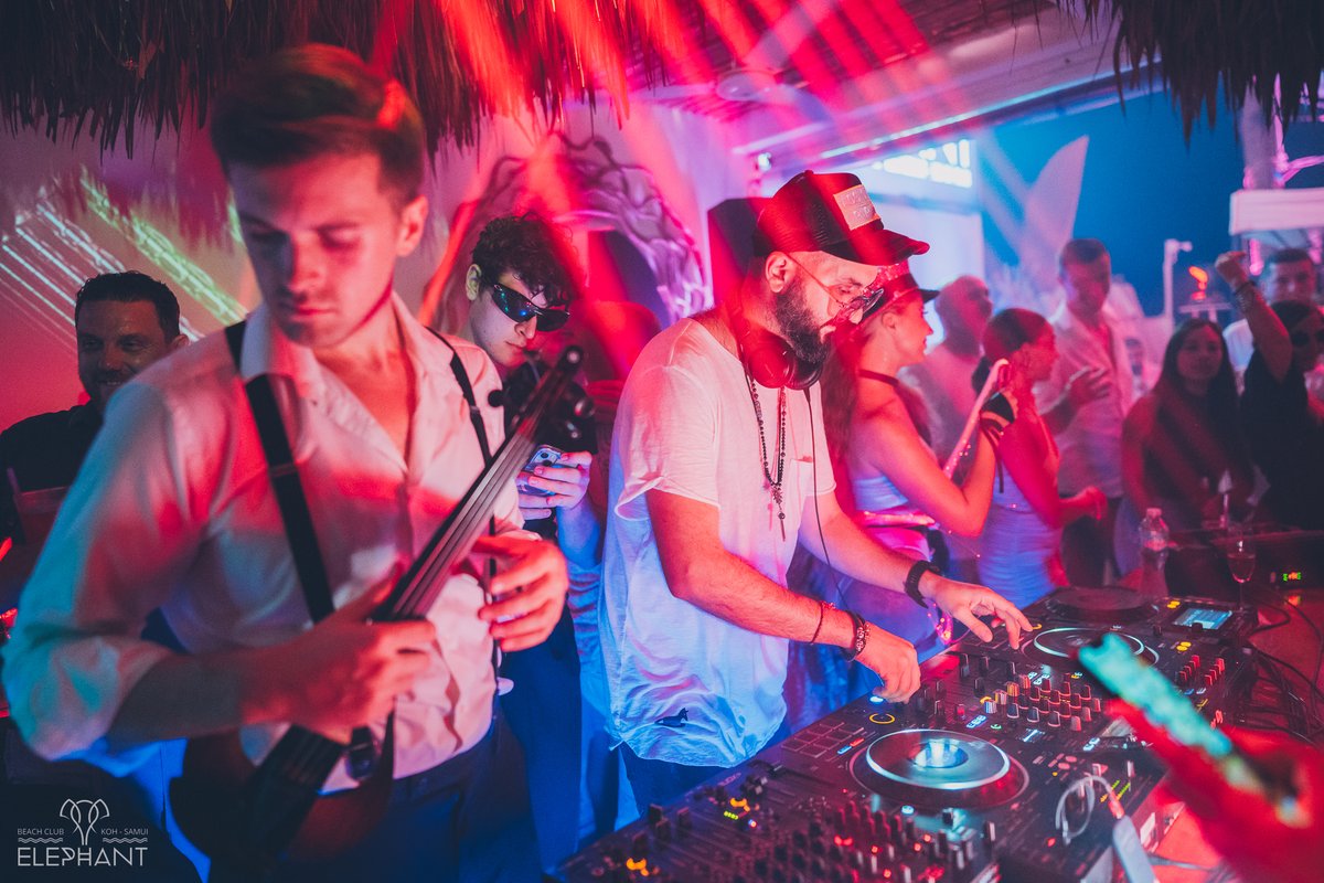 AtoianVigen's tweet photo. 🚨 Calling all my crypto & techno fam! 🚨

@AbstractChain is looking for the strongest communities, so let’s make some noise and show them why we should be first in line! 🔥

I’m ready to bring the first Crypto-Techno DJ stream to their platform, but I need YOUR help!

🔁 Retweet this post and drop some love in the comments – and as a thank you, I’ll personally send you a VIP NFT invite to my first-ever Techno-Crypto stream on Abstract, including Backstage Access! 🎟️🎶

Let’s break the sound barrier together! 🚀💥 #Abstract #Techno #CryptoMusic