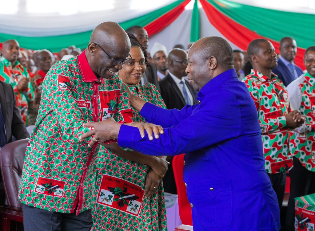 Ils se sont alignés sur les réseaux sociaux prédisant le pire contre les leaders du #Burundi.Aujourd'hui,où sont <a href="/pnininahazwe/">Pacifique NININAHAZWE 🇧🇮</a> <a href="/rugbob78/">Dr.h.c. Bob RUGURIKA</a> et compères?Gabanye ubunwa kuko Imana ntikora nk'uko muba mushaka...