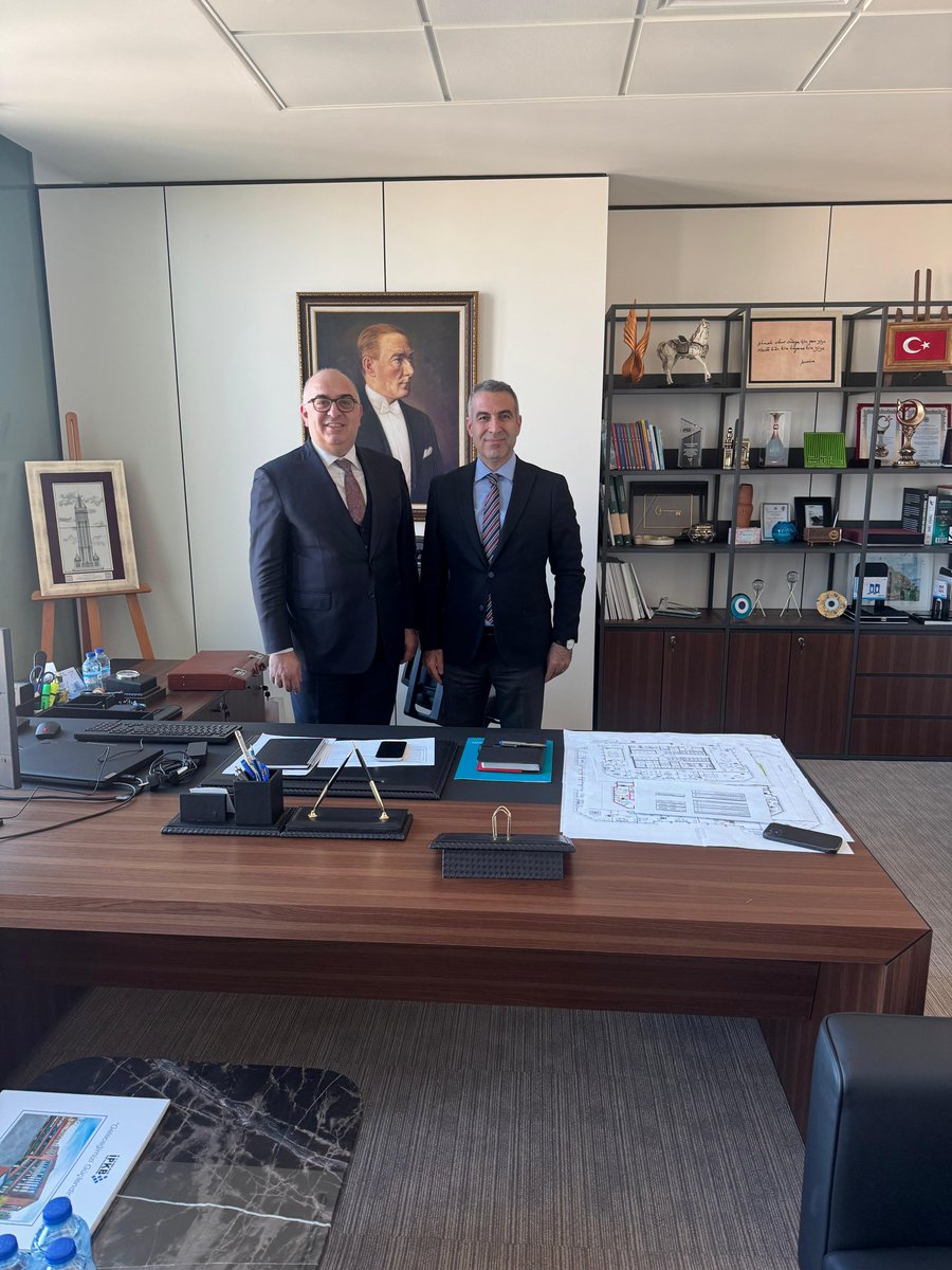 zulkufturkoglu's tweet photo. Merkez Bankası Yapı Genel Müdürümüz ve ELFED Başkanımız kıymetli kardeşim Sayın Kazım Gökhan ELGİN’i ziyaret ettim. Görevlerinde başarılar dilerim. Nazik kabullerinden dolayı teşekkür ediyorum. @KGElgin https://t.co/jS7gNtUKaF