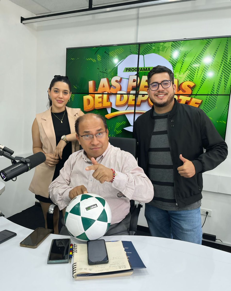 ESTAMOS PRESENTANDO LAS PEPAS DEL DEPORTE EN <a href="/antena3ecuador/">Radio Antena 3</a> con David Bravo <a href="/Fiorella__01/">Fiorella Alvarez</a> y Papa <a href="/ufr/">ufr</a>
