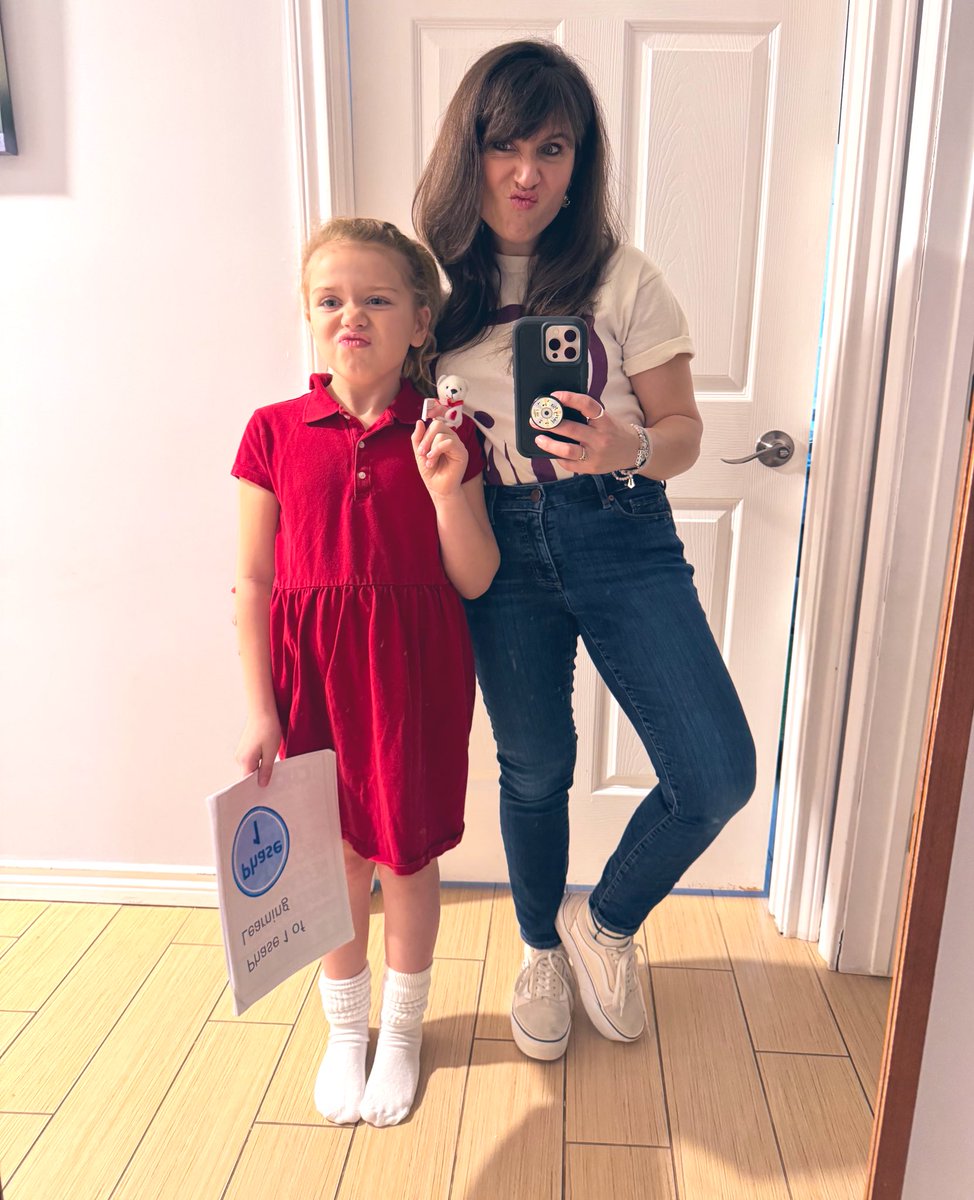 RoxanaCodes's tweet image. Good afternoon! Oof. One of those hit the ground running days. Did the things, did some other things. Super interesting, right? 
I hope y’all have a lovely Thursday. ❤️❤️
#momswhocode #whatistime #fitdevs