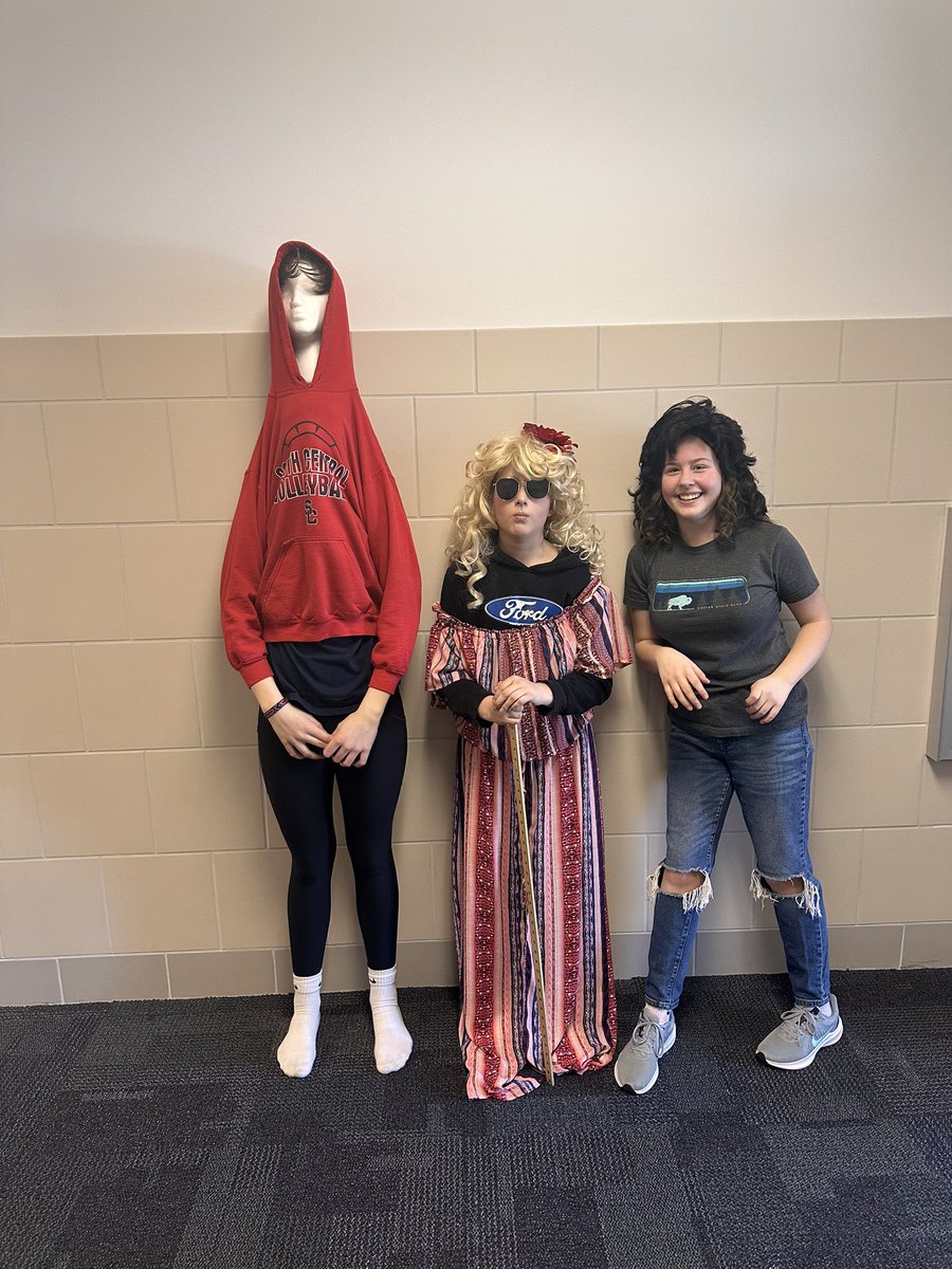 The 6th graders finished reading “Walk Two Moons” and now they are working on making a book/movie trailer over the book. The creativity that this group is showing is fantastic. I mean look at those costumes! I also hear that <a href="/CCCLoudandProud/">CCC - Hollinger</a> is featured in a part.🤭 <a href="/CrossCounty1/">Cross County</a>