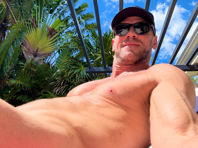Watch JohnnySins's leaked NSFW photo on TwXstars