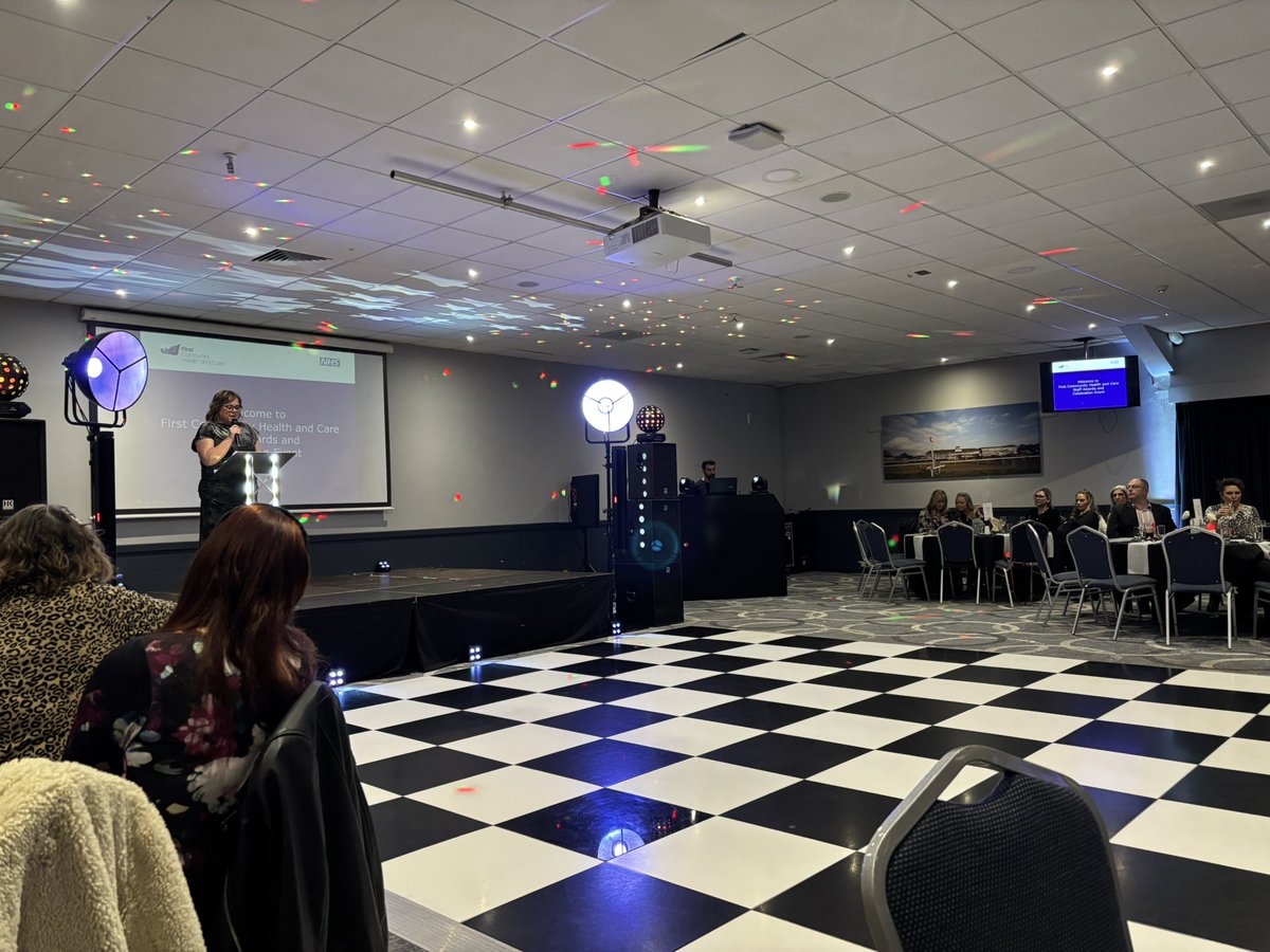 PadfieldRenee's tweet photo. What an evening this is going to be. Celebrating the fantastic-ness that is @1stchatter #staffawards #proud https://t.co/cBO0c11Pf7