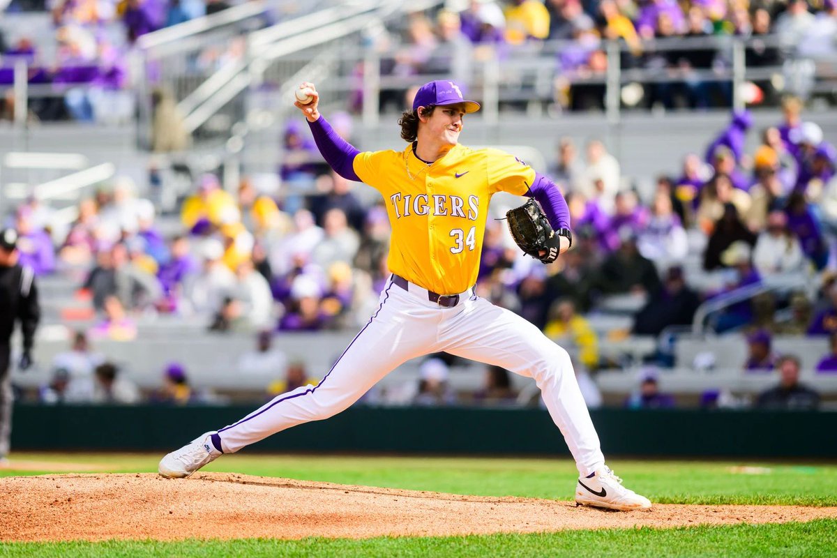 d1baseball's tweet image. .@LSUbaseball's pitching staff has been DOMINANT early 🐯💪
🟣 1.52 ERA
🌕 0.74 WHIP
🟣 36.3 K%
🌕 6.8 BB%
🟣 .143 BAA
@marketheridge highlights that and more @SEC baseball storylines in Thursday’s Daily Dish ⤵️