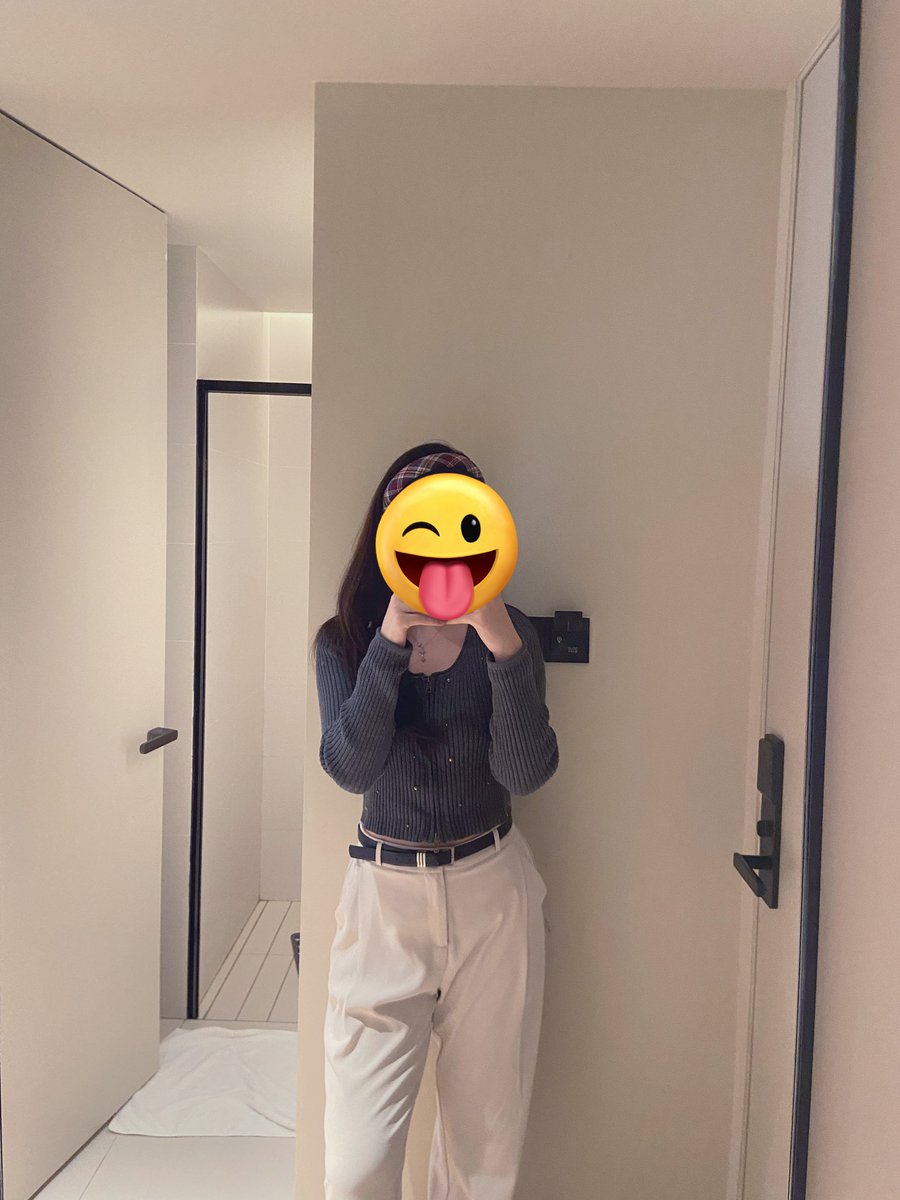 想睡觉（字面意思上的）
失眠也太难受了☹️