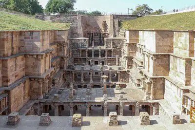 Gludhar22's tweet photo. "Rani ki Vav—A stunning stepwell and UNESCO World Heritage Site in Gujarat! This architectural marvel from the 11th century showcases intricate carvings and reflects the ingenuity of ancient engineering. A must-visit for history and architecture enthusiasts! #RaniKiVav #India" https://t.co/uXustPuQQh