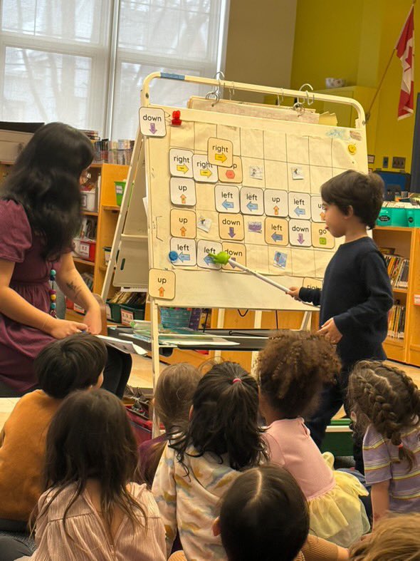 Another week, another impressive coding class for our FDK students. These confident JKs showed incredible perseverance in creating and correcting their codes. One even took us on a surprising path! ⬇️⬆️➡️⬅️👏🏽👍🏼