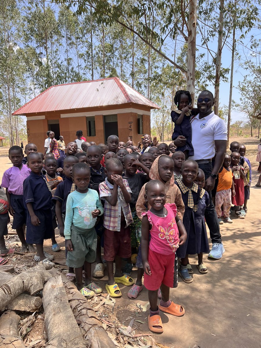 Ben Olwol (@olwoljr) on Twitter photo Today was such a special day,I had the privilege to visit <a href="/OkereCity/">Okere City</a> where we handed over solar powered bags and sanitary towels to the pupils of Okere city.
This visit truly reminded me of the saying ‘Despise not the days of humble beginnings’
The solar powered bags will help Today was such a special day,I had the privilege to visit <a href="/OkereCity/">Okere City</a> where we handed over solar powered bags and sanitary towels to the pupils of Okere city.
This visit truly reminded me of the saying ‘Despise not the days of humble beginnings’
The solar powered bags will help
