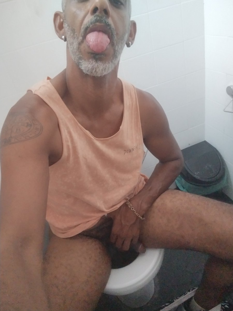 Daqui a pouco apago! 
#pigleve #safadeza #puto #privada
#gay #gaybr #gaysp