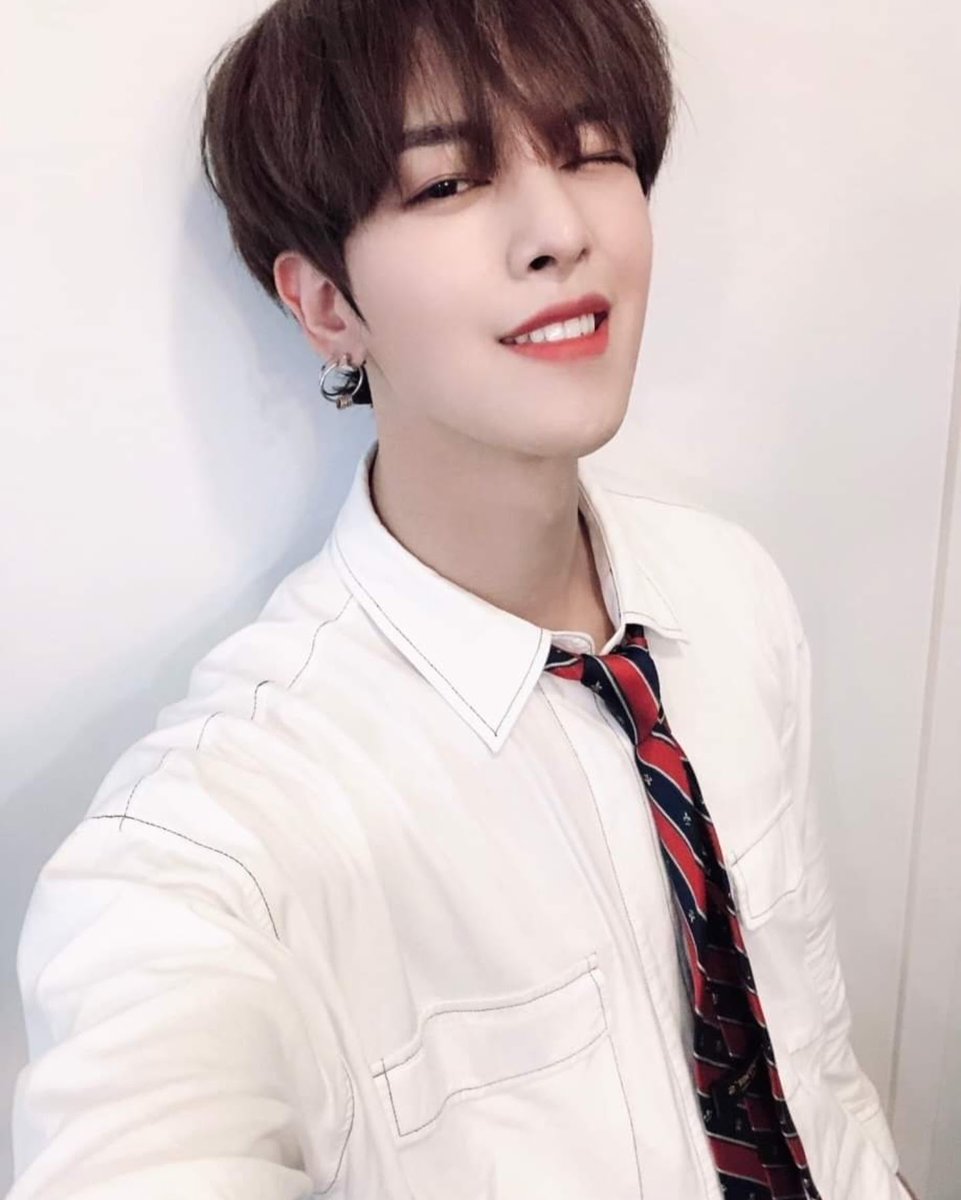 RAVNRchiVeMomen's tweet photo. Sweet Moment with @pls9ravn #RAVN
#RV_Model
Another example of his awesomeness.
#RV #레이븐 #김영조 #レイブン. https://t.co/8QFWi7hvAn