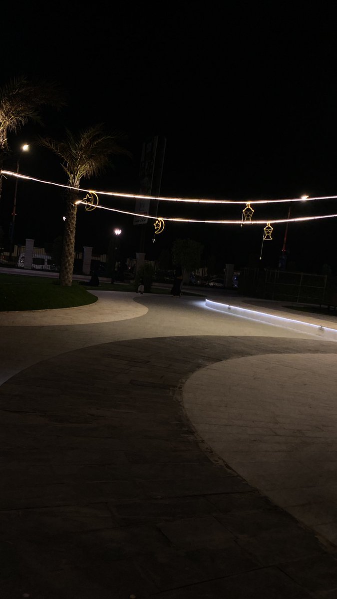 fa4h__'s tweet image. أقتربت لياليّ رمضان البهية🤍..