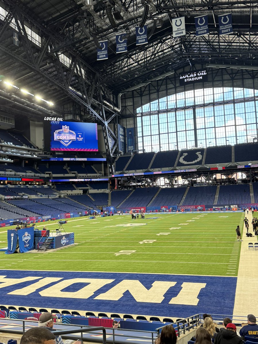 Dolfin55's tweet photo. Day 1 of NFL Combine
#NextIsHere
#GoFins https://t.co/mbmwSfjfiN