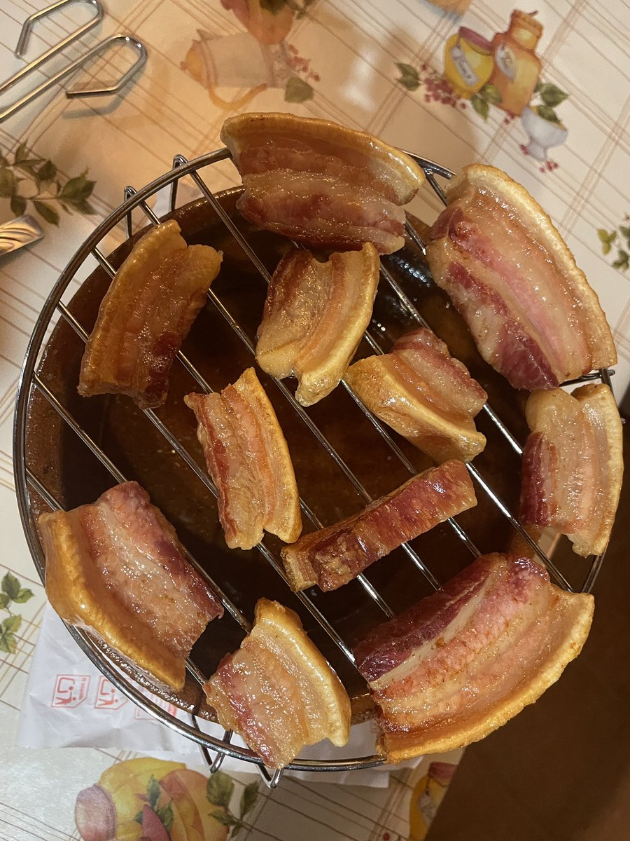 <a href="/TorreznodeSoria/">Torrezno de Soria</a> Al horno de leña de <a href="/EMorenoSaez/">Embutidos MorenoSaez</a>