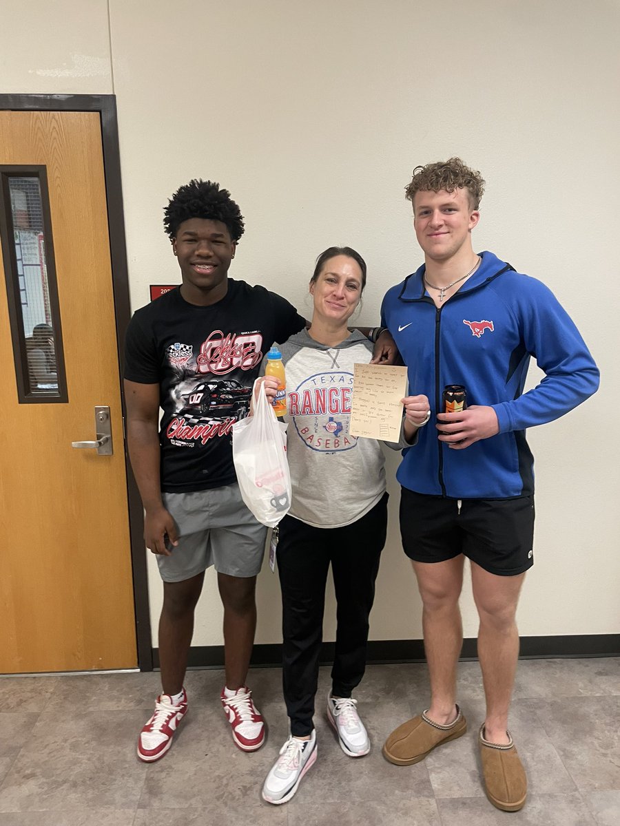 JaylonTLewis's tweet photo. Today me and @LM_19GHS thank our teacher @amk1180 For making math so much easier for us I’ve struggled in math all the time and anytime I step into Mrs.kilcrease’s class I am confident in every part of our unit #bestmathteacher
#StangComp106 @GHSMustangsFB @coachrsmith12 https://t.co/xoYPTTfvUU