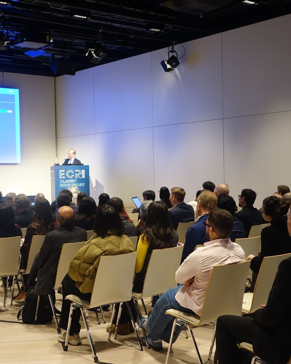 🚀 Work must go on!! ECR too 🚀 

👇 Here we share with you the second day recap. ✔️ 
✨ Another day full of energy, educational sessions, learning, innovation, and smiles is done. 

🎬 Today, we welcomed for a second time the JT de la Radiologie to film 2 amazing interviews.