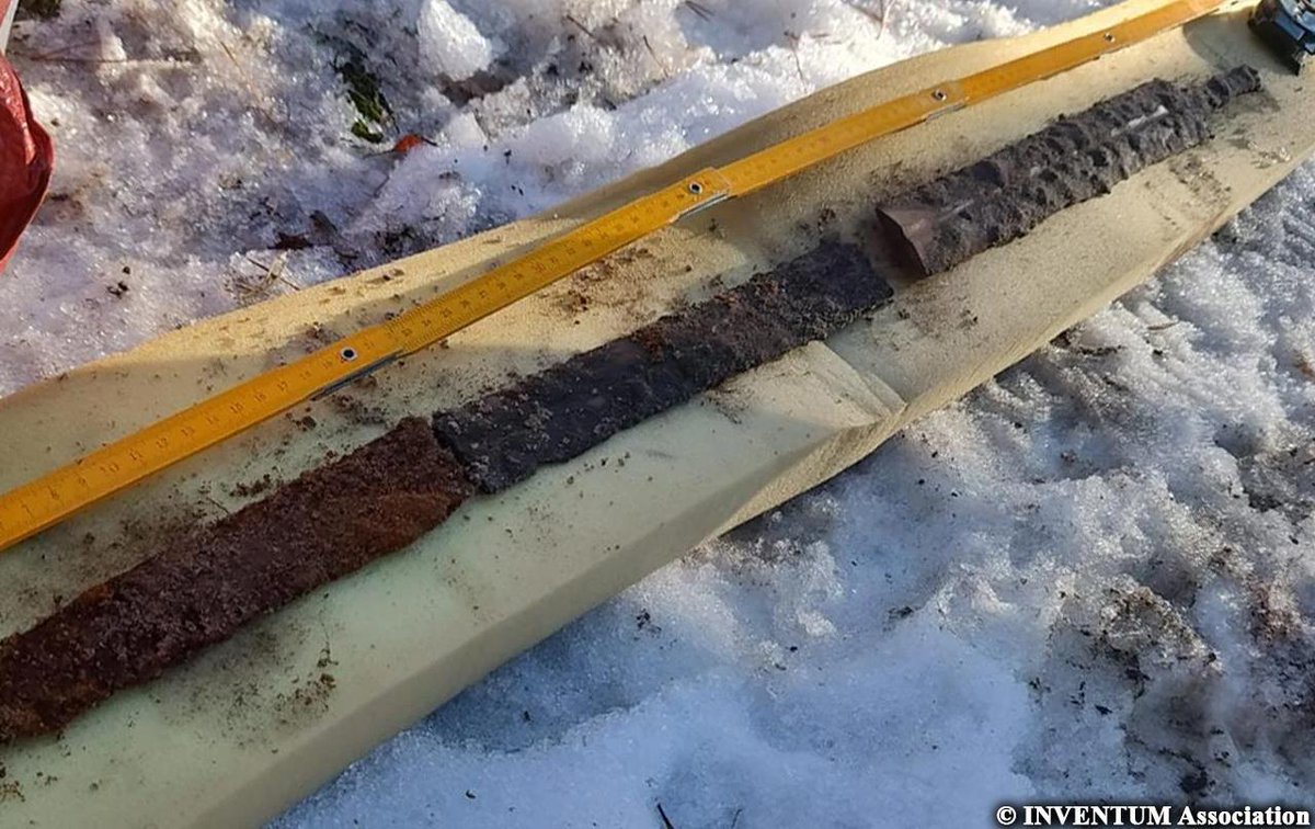 Archaeology_Mag's tweet photo. Ancient Roman sword found in southern Poland by detectorists
In a stunning find deep in the woods of North Jura, Poland, metal detectorists have found a Roman sword from 2,000 years ago...
More information: https://t.co/0dIj6t8CqY
#Archaeology #romanempire #romansword https://t.co/mM8PaFCIAR